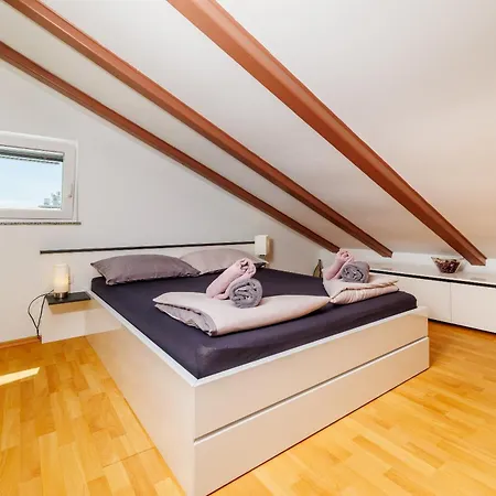 Apartment Victoria Dramalj
