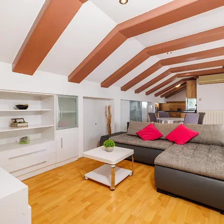 Victoria Apartment Dramalj