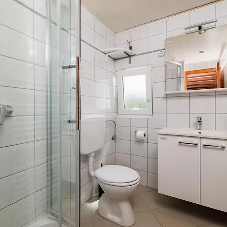 Victoria Apartment *